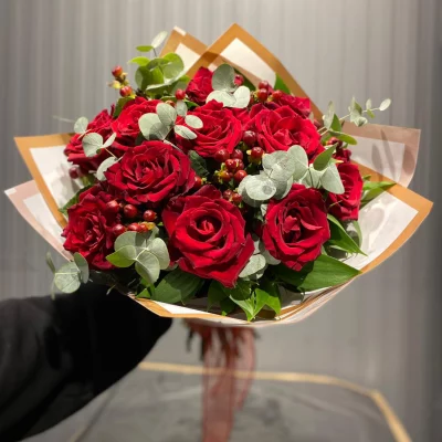 12 rose bouquet